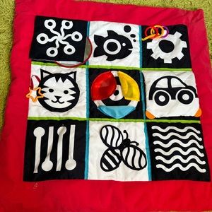 Manhattan Toy Wimmer-Ferguson Crawl and Discover Play and Pat Activity Mat